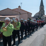 Cérémonie du 8 mai à St Crespin sur Moine | Sèvremoine. Constitué devant l'église, un cortège a conduit tous les participants jusqu'à la salle de sport où s'est déroulée la cérémonie. ©Olivier Rahard